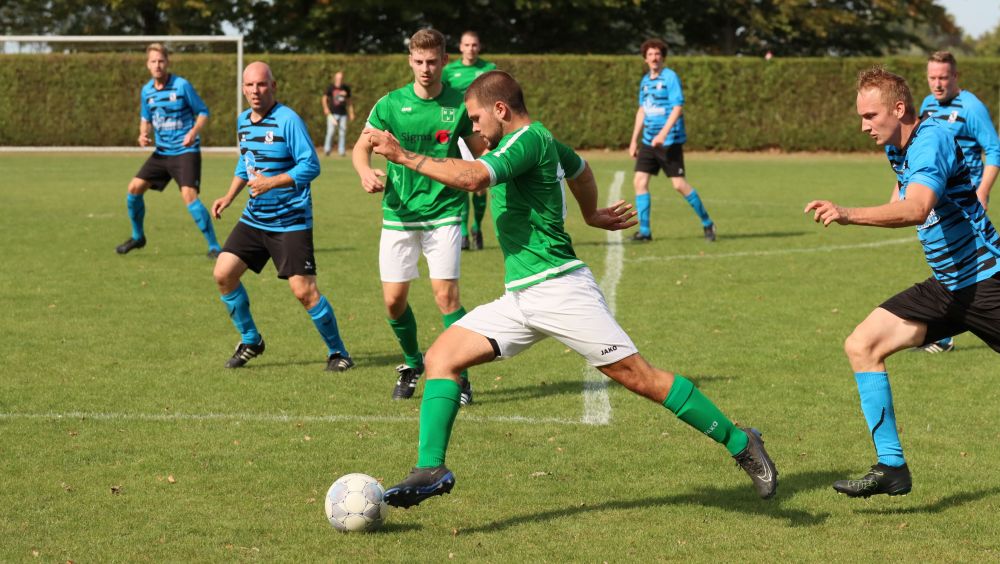 Foto's Zaamslag 2 - HKW'21 2 (beker) dd 6-9-2025
