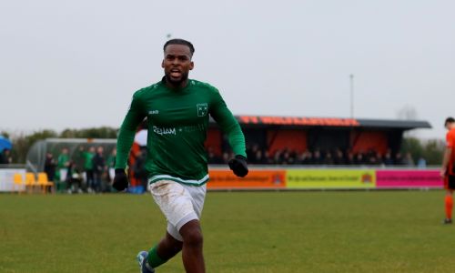 Groen-witten flikken het weer in Wolfaartsdijk